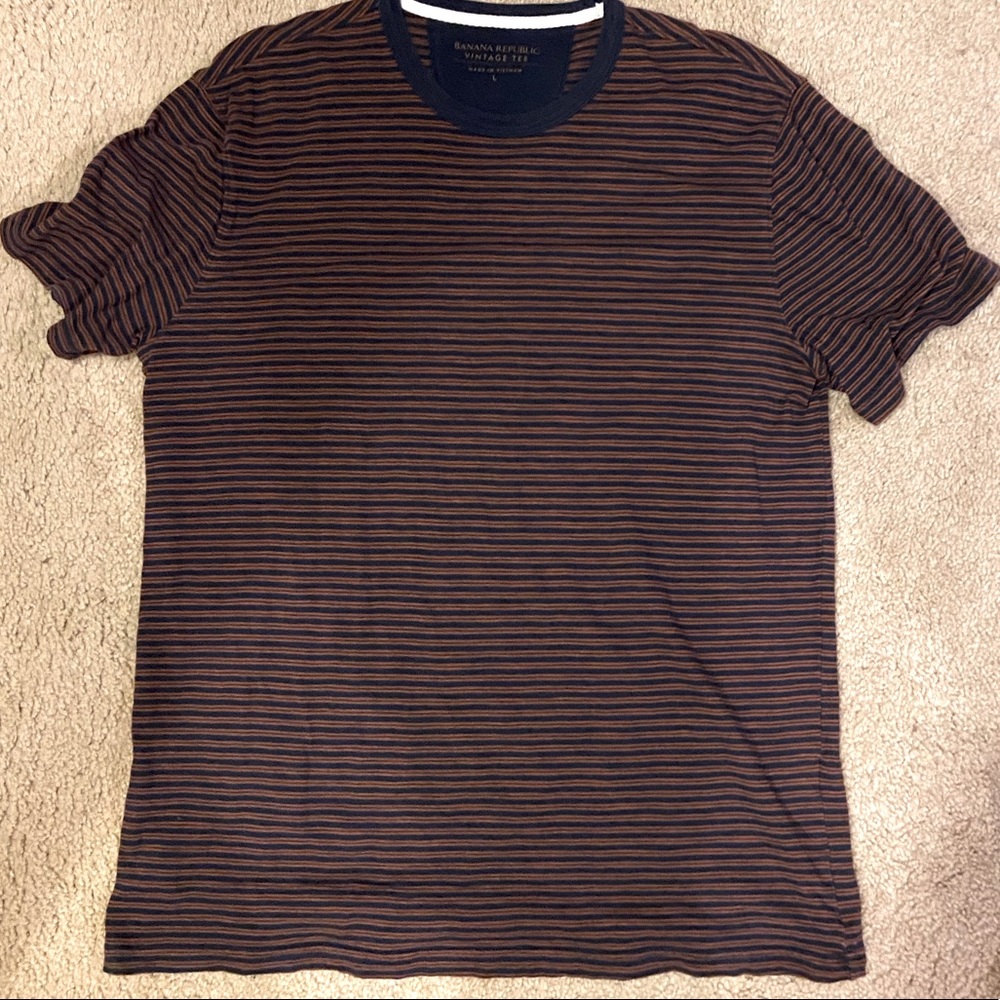 Another great summer shirt. Lightly used